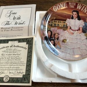 Bradford Exchange Gone With The Wind Musical Porcelain Plate - Tara Scarlet